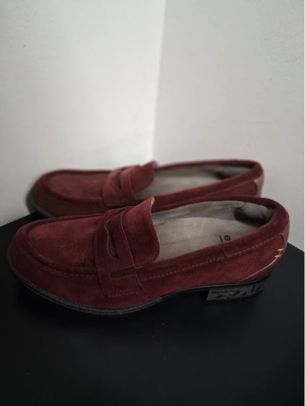 Earth Avani Barcelona Penny Loafer Burgundy Suede Women’s Size 7m